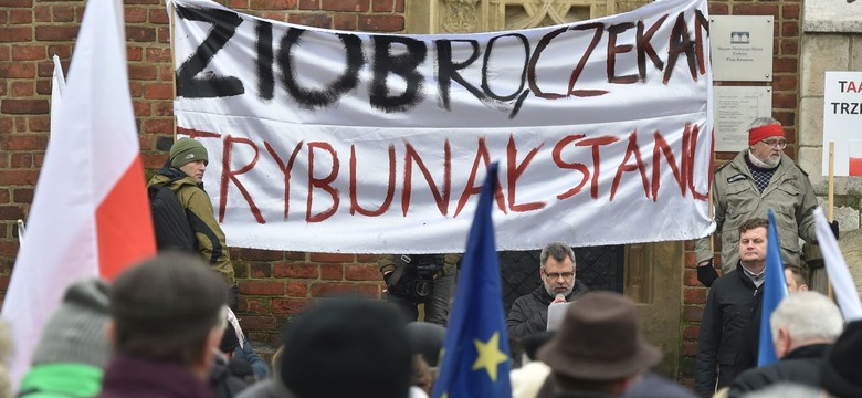 "Ziobro, Jaki - wsadzimy Was do paki". KOD protestował przeciwko reformie KRS