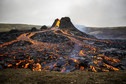 Islandia: erupcja wulkanu w dolinie Geldingadalur przyciąga tłumy turystów