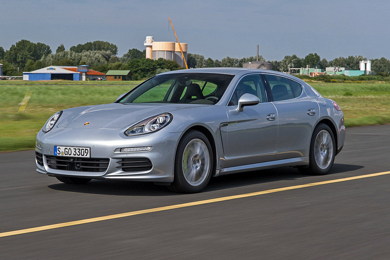 Porsche Panamera S Hybrid (333 KM) 