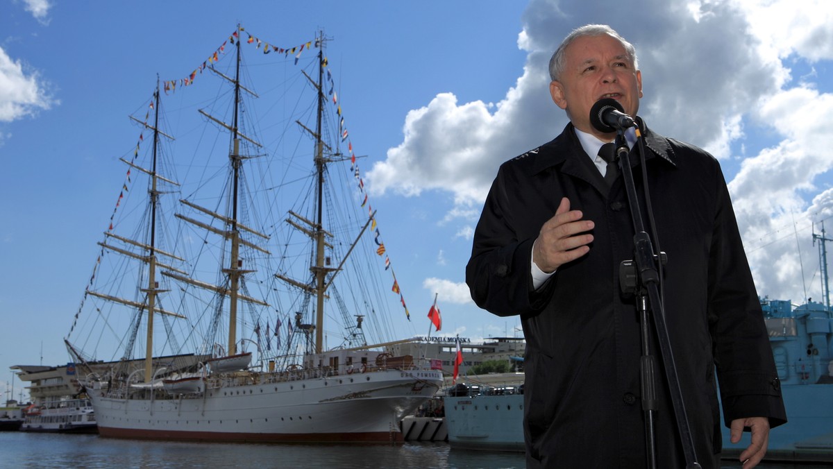 Jarosław Kaczyński postawił warunki na jakich mogła by się odbyć debata przedwyborcza między PiS i PO. W tej sprawie wysłał dzisiaj list do premiera Donalda Tuska. Prezes PiS po raz kolejny mówił o "zwijaniu białej flagi" przez premiera, jako warunku podjęcia rozmów.