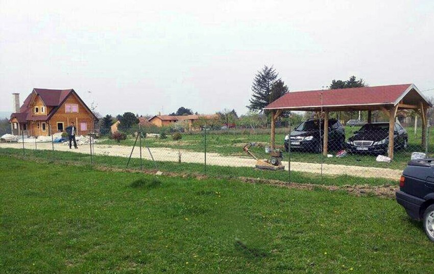 Automobil Privredne komore u Čortanovcima "da ne bi plaćao parking"