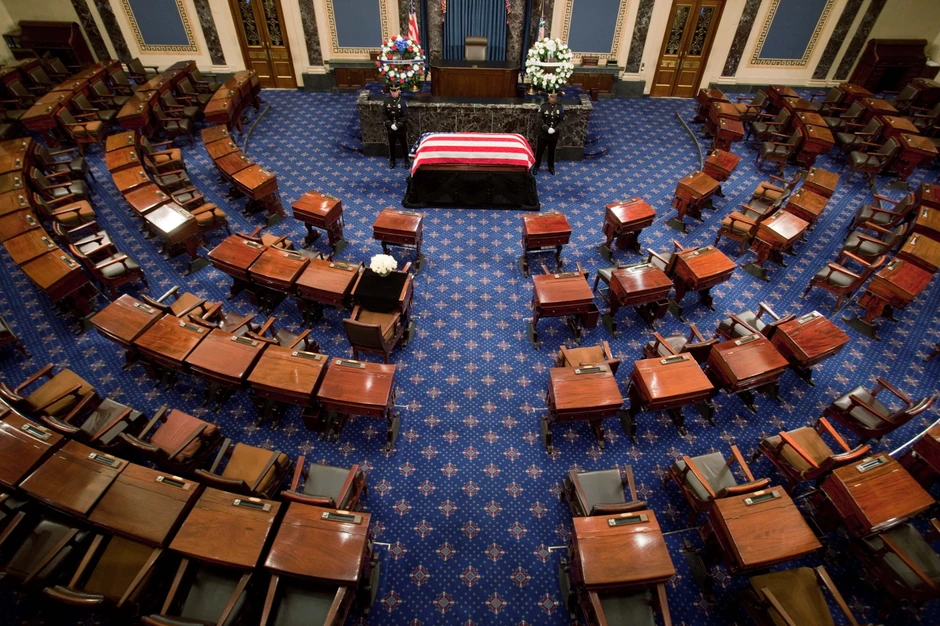 Kovčeg Roberta Birda u Kapitolu