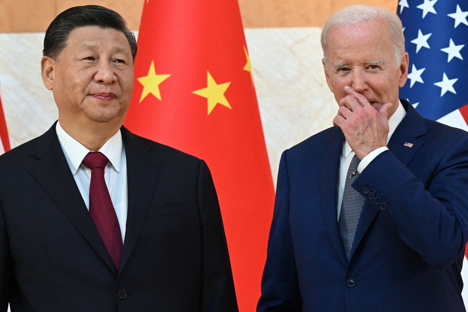 Xi Jinping i Joe Biden spotkali się w kuluarach szczytu G20 w Indonezji