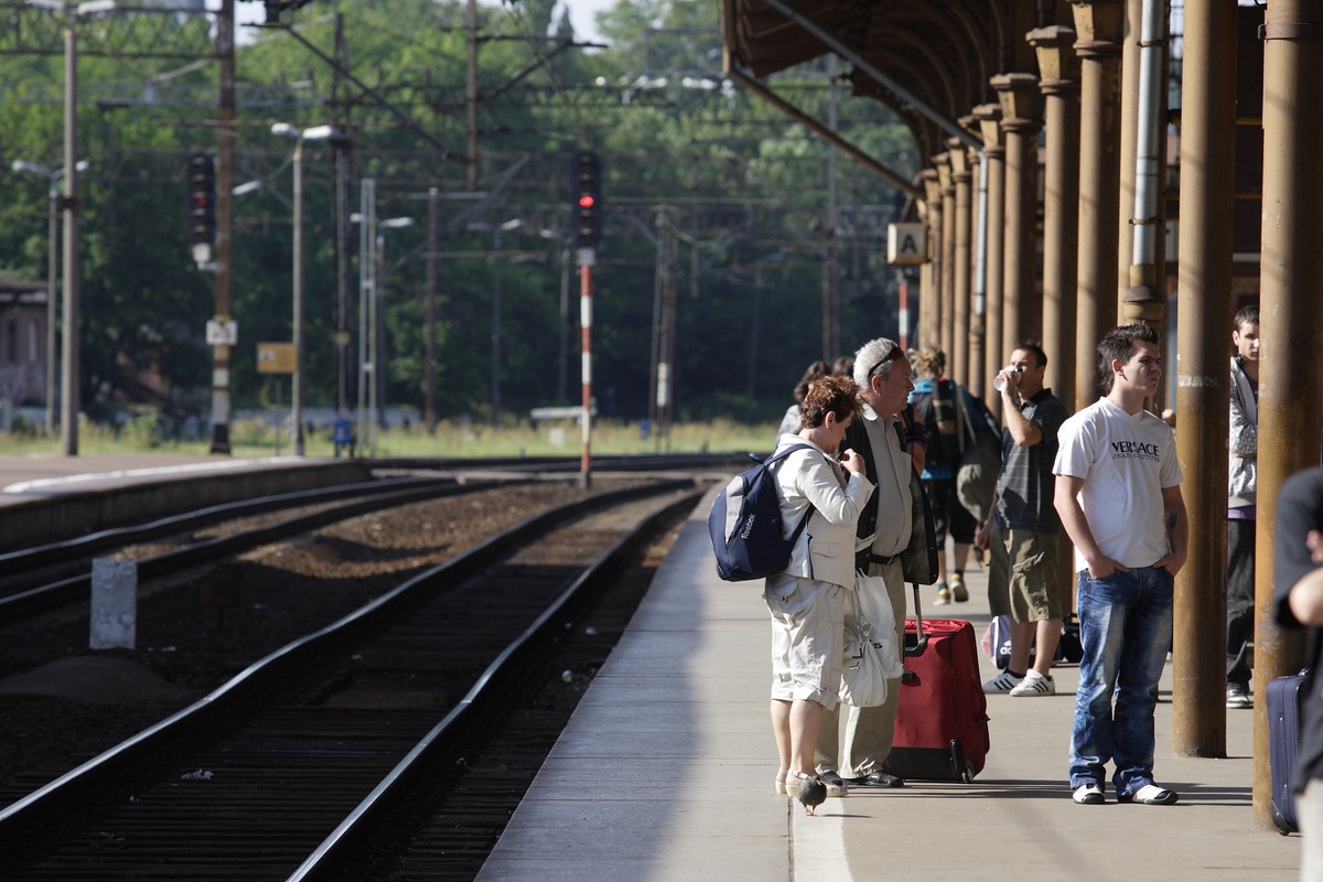 Osiem pociągów odwołały w poniedziałek Przewozy Regionalne w woj. śląskim.