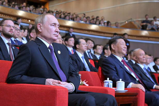 Chiński przywódca Xi Jinping i rosyjski dyktator Władimir Putin podpisali porozumienie