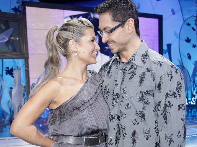 Skrzynecka wspomina, że najpierw byli kolegami, później, przez kilka lat, przyjaciółmi. Dziś są małżeństwem.