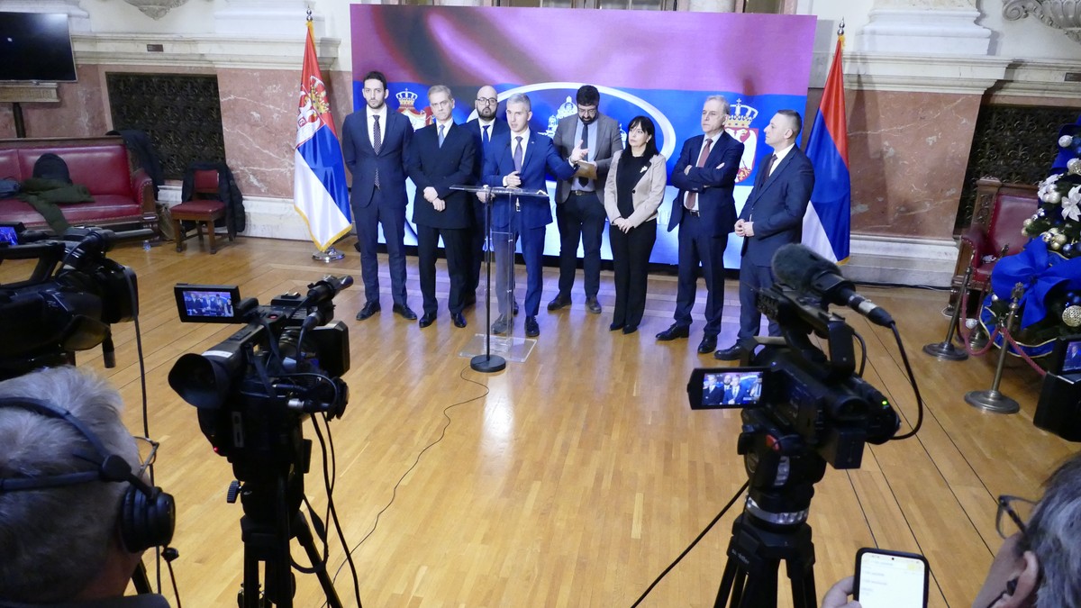 Pres konferencija predstavnika pet stranaka parlamentarne opozicije