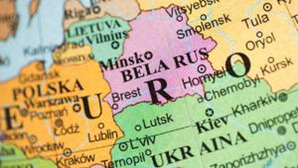 „Białoruska Prawda w Biełarusi” była zarejestrowana jako białoruski środek masowej informacji, jednak podlegała rosyjskiej redakcji.