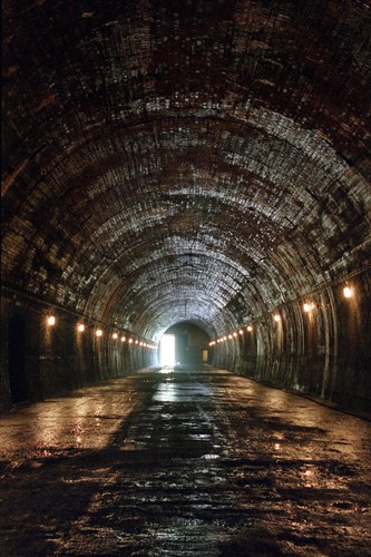 STRZYŻÓW. Tunel schronowy pod Żarnowską Górą