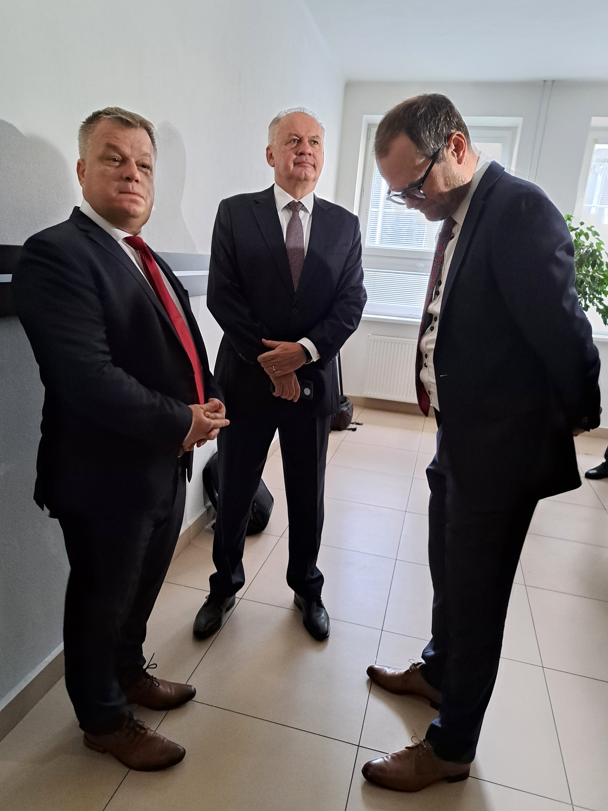 Slovenský exprezident Andrej Kiska po vynesení rozsudku v Poprade v stredu 11. októbra 2023.