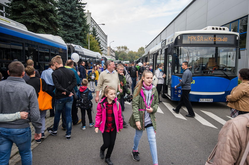 Parada zabytkowych autobusów