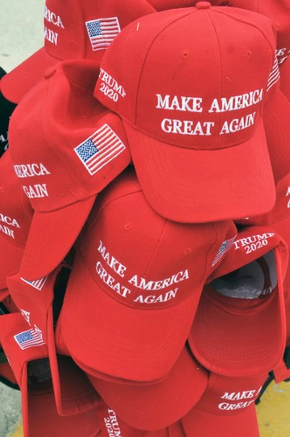 "Napravimo Ameriku opet velikom" je Trampov slogan za izbore 2016. godine