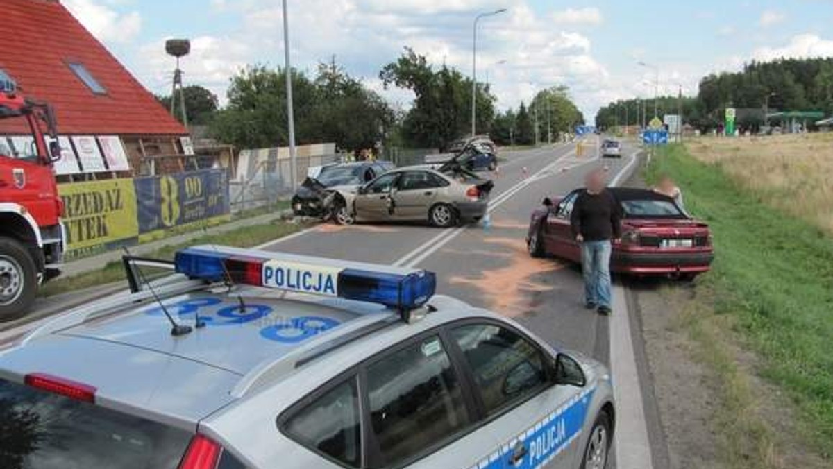 Do groźnego wypadku doszło w sobotę w Ługach, gmina Nowa Wieś Lęborska na krajowej szóstce.