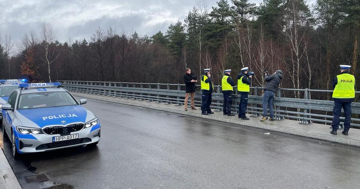  Policjanci egzekwują nowe przepisy. Nie wszyscy kierowcy je znają