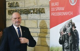 Macierewicz: Śmigłowce dla Wojsk Specjalnych do końca roku, jeśli będzie kontrakt