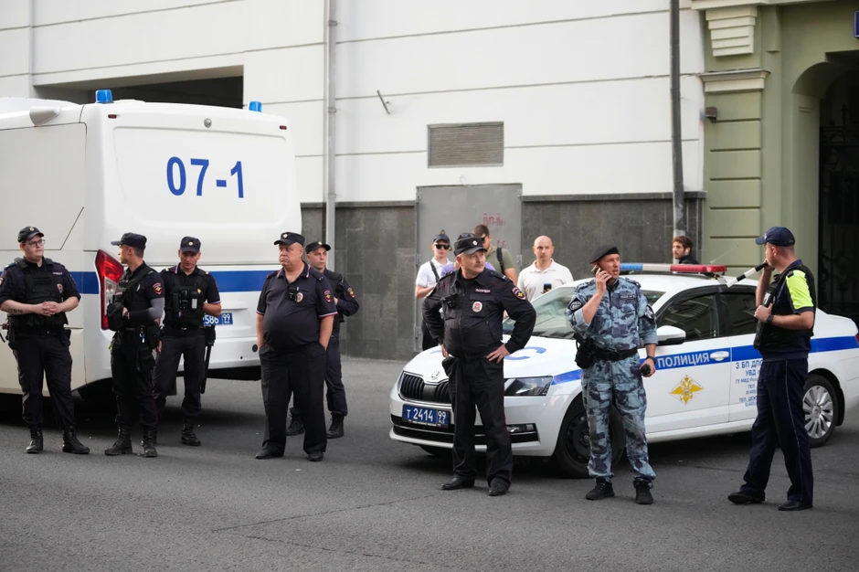 Kordon policije ispred Vrhovnog suda u Moskvi