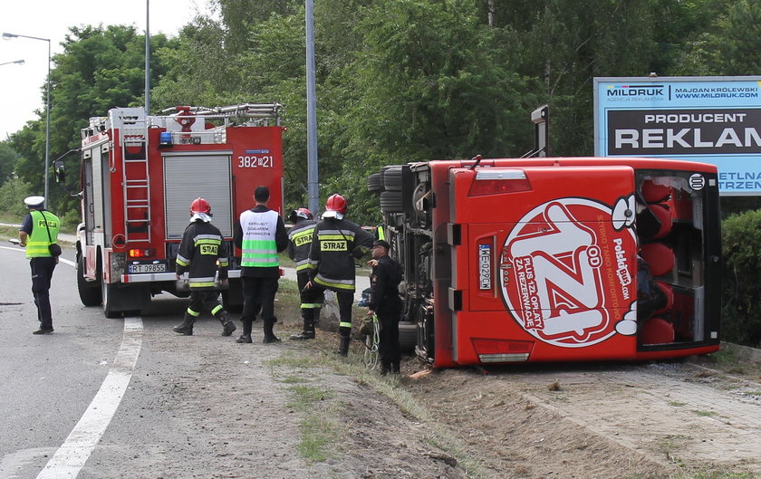 Wypadek Polskiego Busa w Nowej Dębie