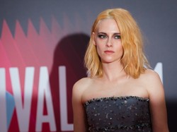 "Niedomytek z problemami". Internauci ostro krytykują fryzurę Kristen Stewart. FOTO