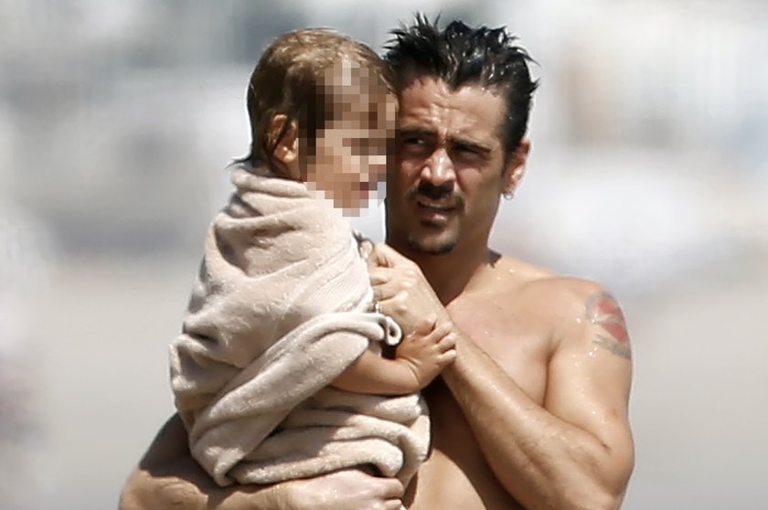 Colin Farrell z synkiem na plaży 