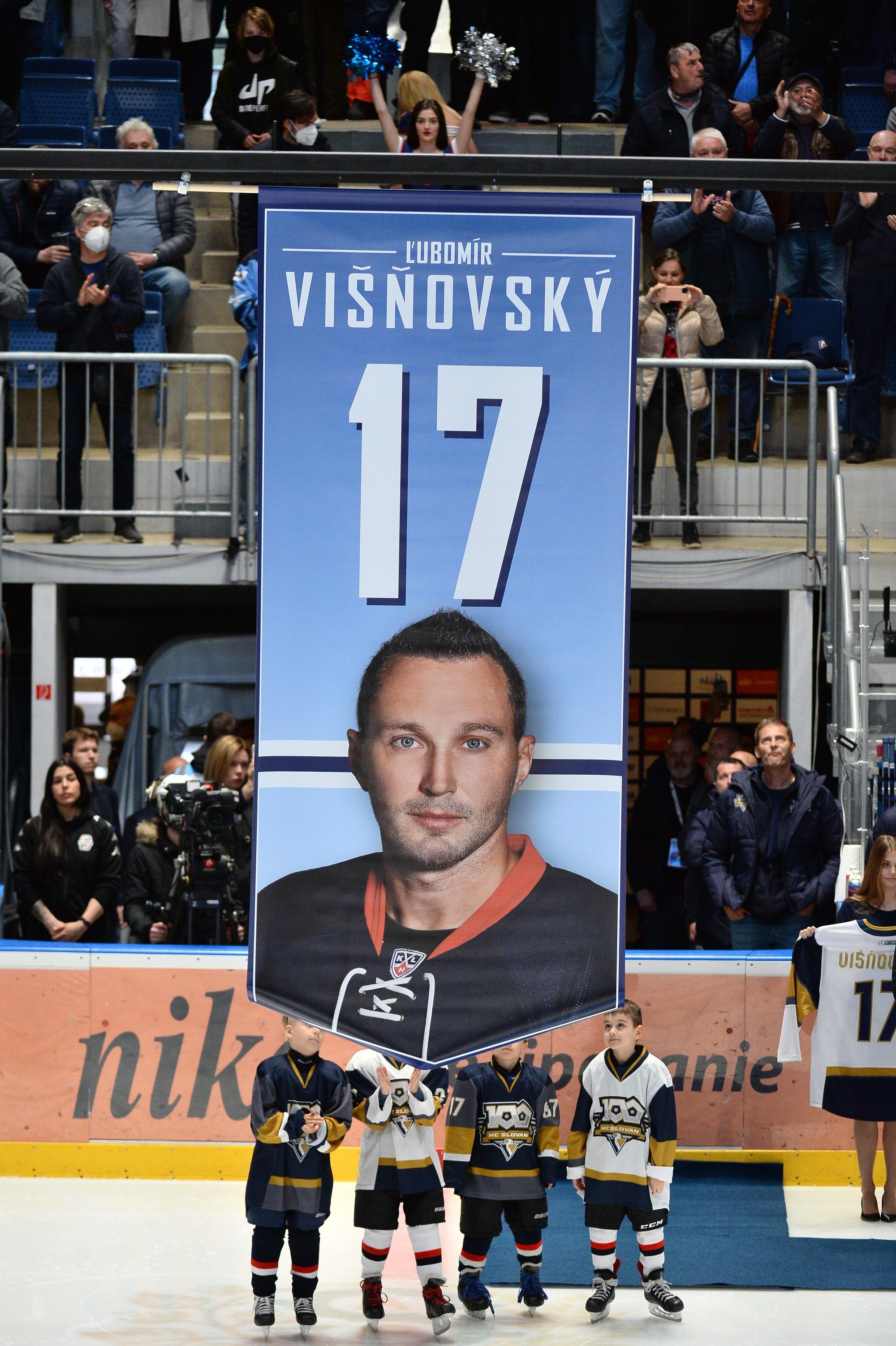 Bývalý slovenský hokejista Ľubomír Višňovský.