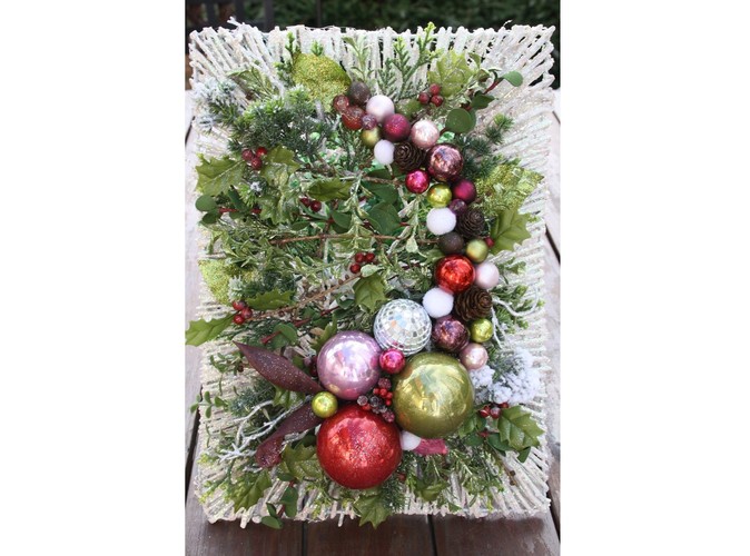 Nietypowy stroik świąteczny w formie obrazka - do powieszenia na ścianie. Autorka: Marta Jarosińska-Mańka