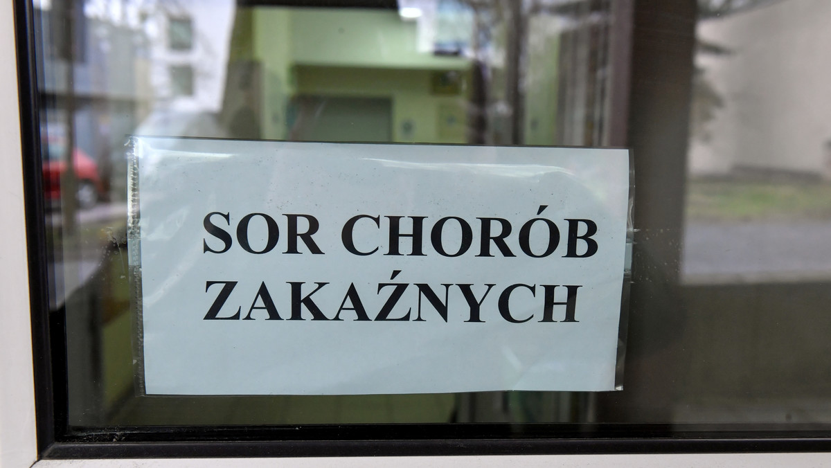 Każda osoba, nawet nieubezpieczona, w przypadku podejrzenia zakażenia koronawirusem będzie nieodpłatnie diagnozowana – podkreśliło we wtorek na Twitterze Ministerstwo Zdrowia.