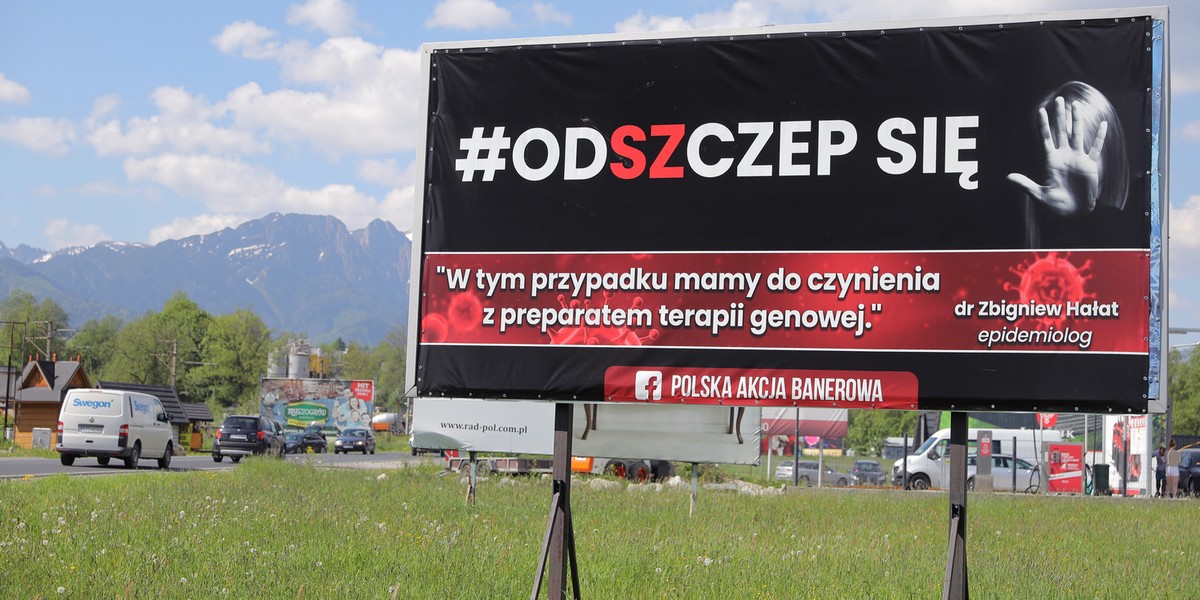 Billboardy antyszczepionkowców pojawiły się na Podhalu..