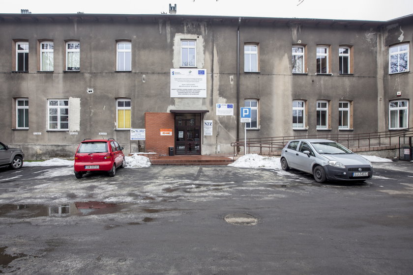 Dziurawy parking na ul. Świerczyny w Mysłowicach