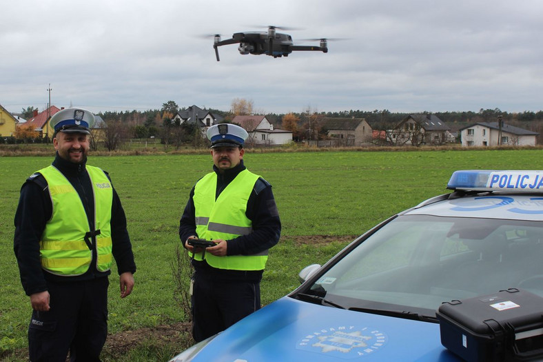 Policjanci z Lipna przeszli specjalne szkolenie z obsługi drona