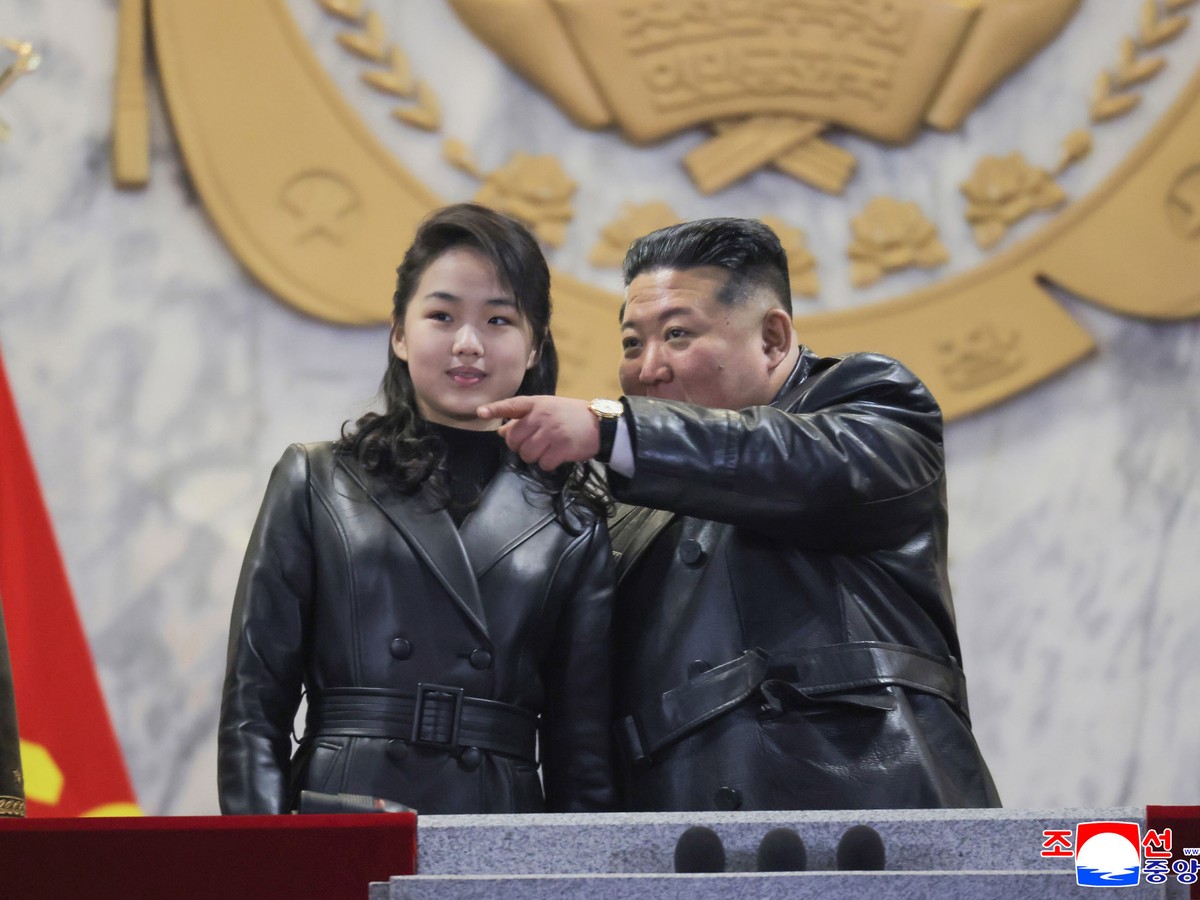 Kim Džong Un „preminuo“? Državni mediji objavili fotografije sa izložbe