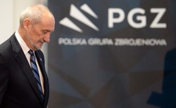 Trudna sytuacja w Polskiej Grupie Zbrojeniowej. Morawiecki szykuje rewolucję w czempionie Macierewicza