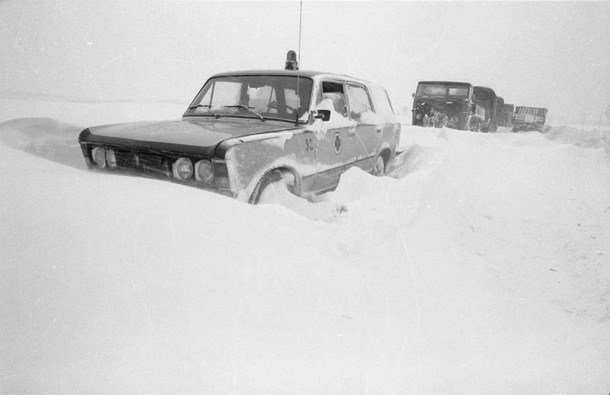 Warszawa, 1979-02-19. Zima stulecia spraliżowała kraj