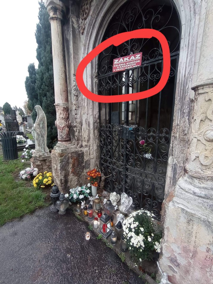 Tento pohľad ľudí zdvíha zo stoličiek. 