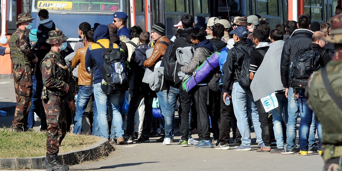 Uchodźcy przynoszą epidemie? "Konieczne są szczepienia"