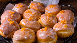 Jak długo smażyć pączki? Genialny trik bez mierzenia czasu