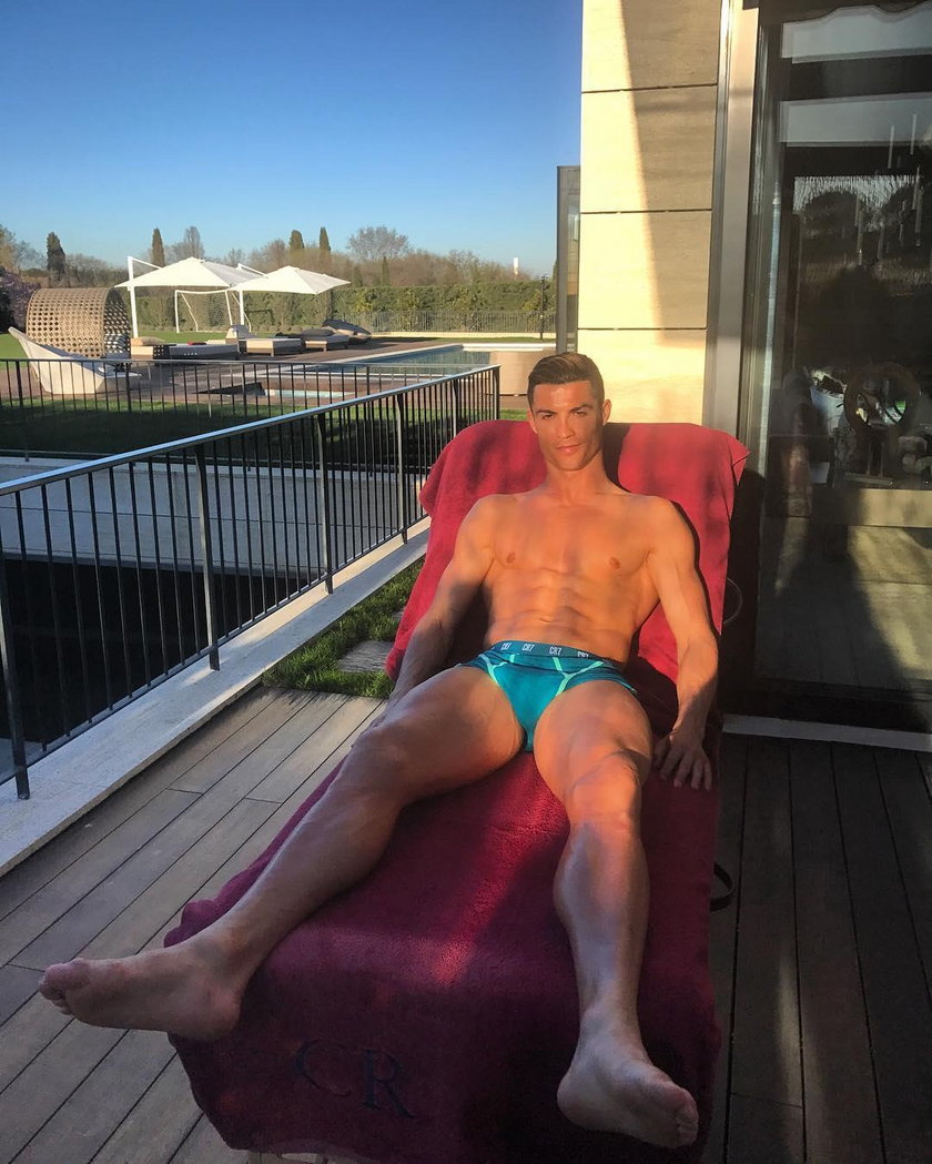 Tyle Ronaldo zarabia za post na Instagramie. Będziesz w szoku!