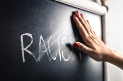 Amerykanie wciąż mają problem z rasizmem. 'To wszystko wina kapitalizmu'