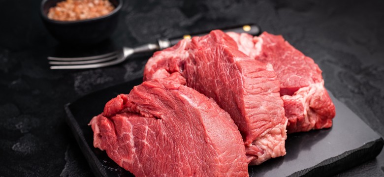 Skandal wokół skażonej wołowiny. Oburzenie polskich rolników i apel do UE