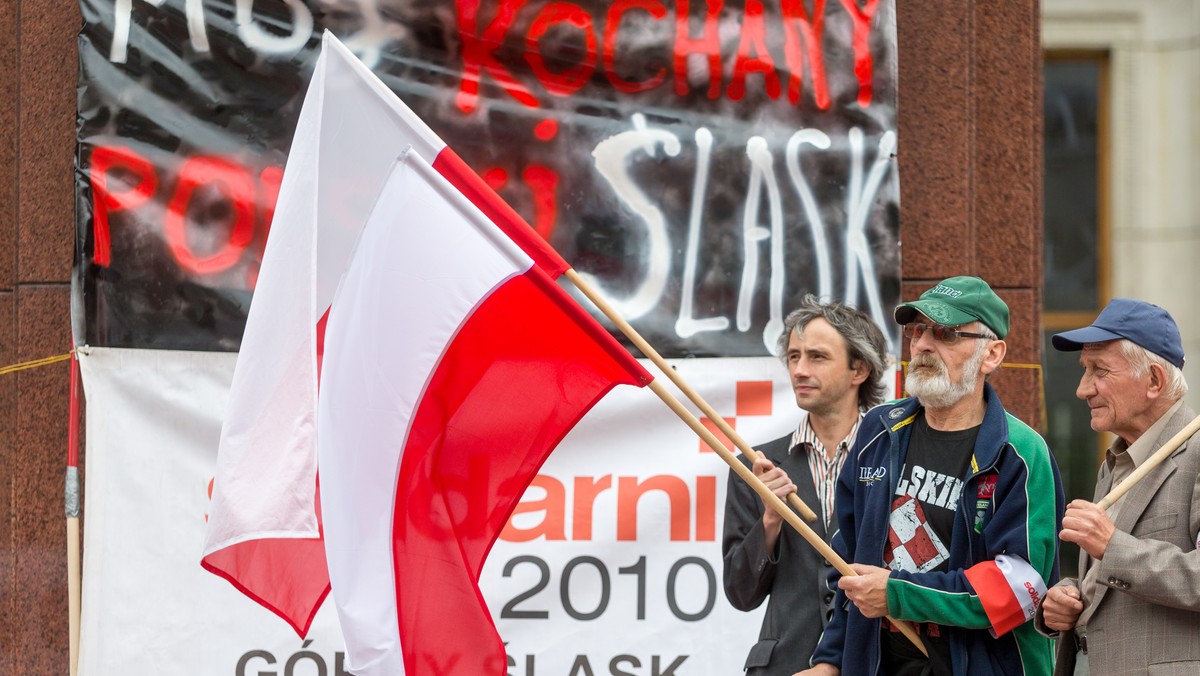 Ok. 1,5 tys. zwolenników autonomii Górnego Śląska dziesiąty raz przeszło w sobotę ulicami Katowic w Marszu Autonomii, organizowanym przez Ruch Autonomii Śląska (RAŚ). Jego liderzy przekonywali, że - zgodnie z tegorocznym hasłem - "autonomia to normalność".