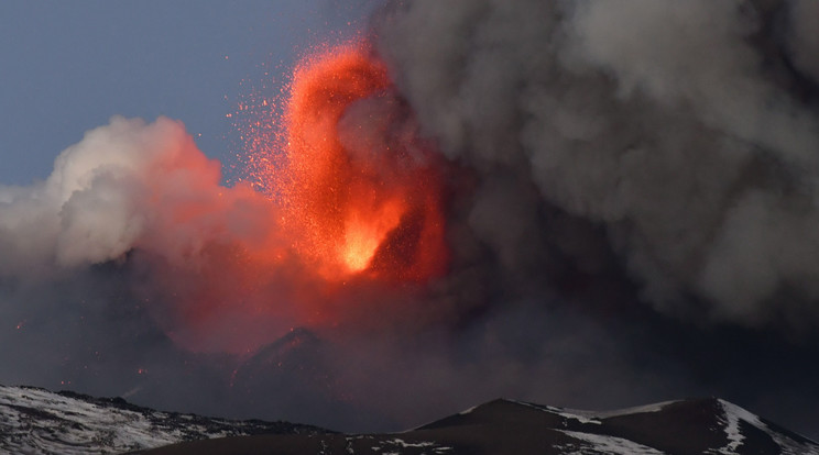 Az elmúlt napokban négyszer is kitört az Etna, amely nagyon aktív / Fotó: MTI EPA-ANSA Orietta Scardino