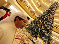 Arabski hotel przeprasza za najdroższą choinkę świata