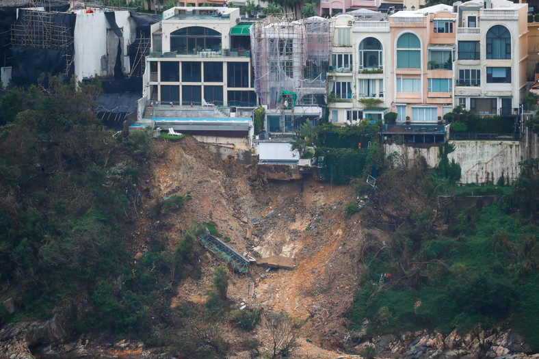 Ulewne deszcze i osunięcia ziemi oznaczają kłopoty dla wielomilionowych nieruchomości na wybrzeżu Hongkongu