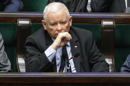 Sejm uchwalił "lex Romanowski". Co zmienia nowelizacja dla posłów i senatorów?
