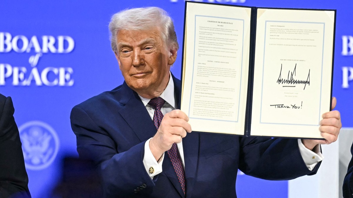 Tramp potpisao povelju Odbora za mir