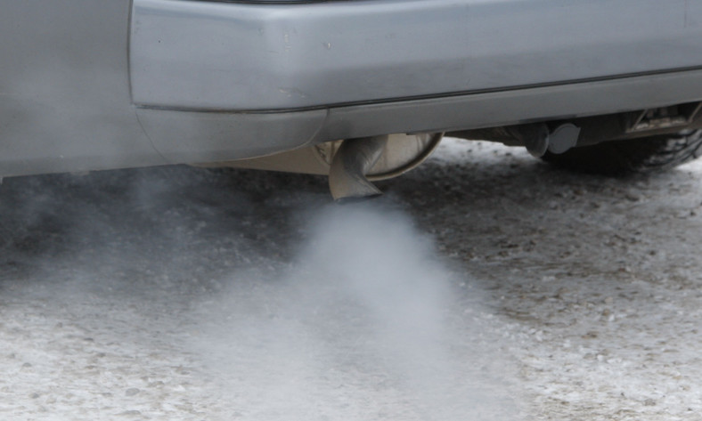 Dym z wydechu - o tym musisz pamiętać podczas jazdy próbnej