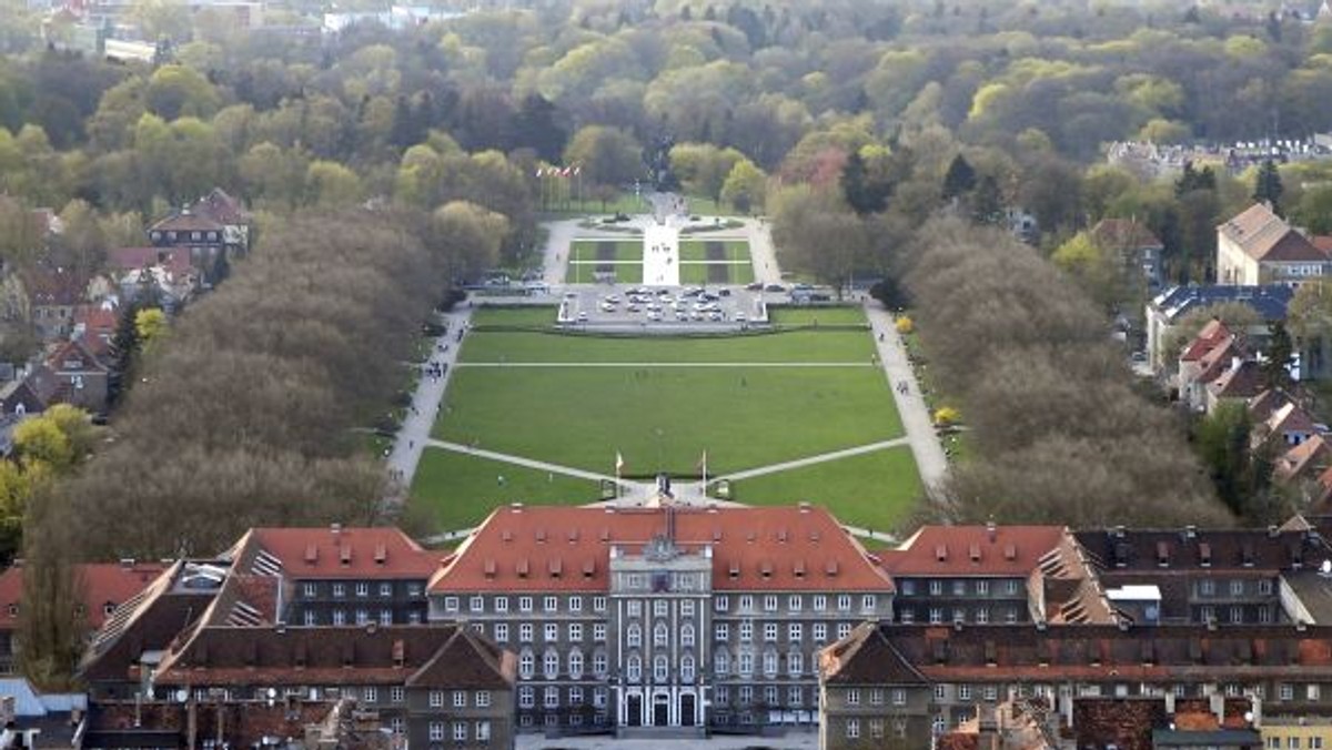 "MMSzczecin": Badania potwierdzają odczucia społeczne - stajemy się mniej zamożni, mniej zarabiamy, trudniej o pracę ale i dobrą edukację. Jeżeli chodzi o nasze zdrowie, to jesteśmy w środku tabeli.