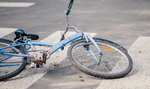 Zderzenie 10-letnich rowerzystów. Element kierownicy wbił się dziewczynce w nogę
