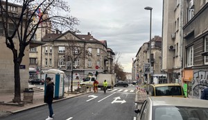 Radovi na ukidanju parkinga i proširenju saobraćajne trake u Cetinjskoj ulici od skretanja za Hilandarsku do raskrsnice sa Bulevarom despota Stefana