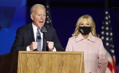 Są już częściowe wyniki wyborów. Biden prowadzi czteroma milionami głosów