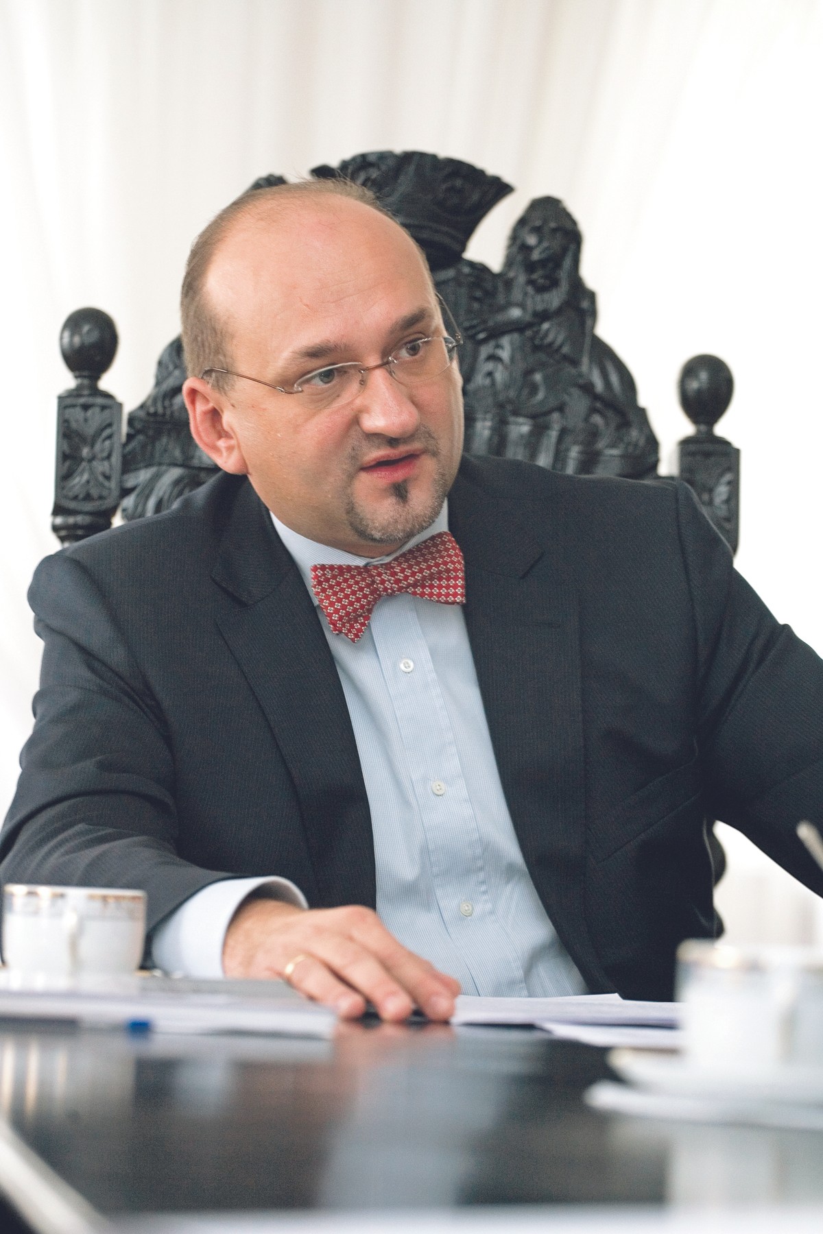 Ok. 8,5 tys. więźniów, czyli ponad 10 proc., mogłoby odbywać karę w systemie dozoru elektronicznego - poinformował w poniedziałek wiceminister sprawiedliwości Łukasz Rędziniak. Fot. GP